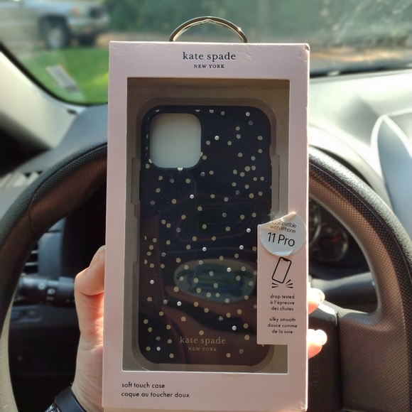 kate spade Accessories - Iphone 11 Phone case